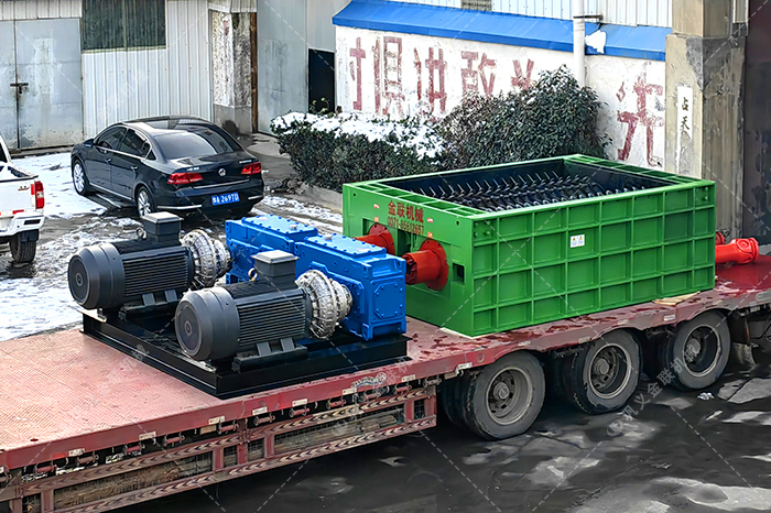 強(qiáng)力雙齒輥破碎機(jī)/強(qiáng)力分級(jí)破碎機(jī)廠家/強(qiáng)力破碎機(jī)型號(hào)參數(shù)