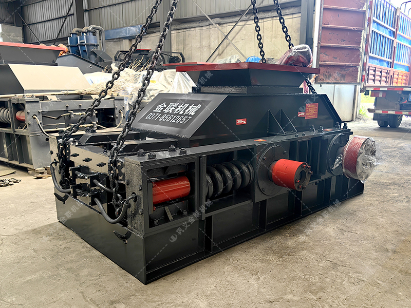 0806型對(duì)輥破碎機(jī) 中型破碎機(jī)設(shè)備發(fā)往安徽