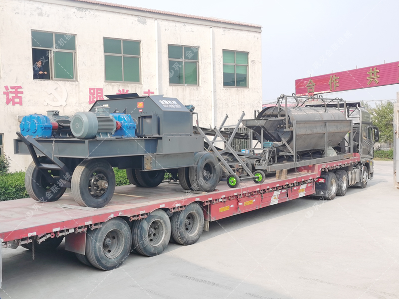 大型移動式對輥制砂機發(fā)往浙江
