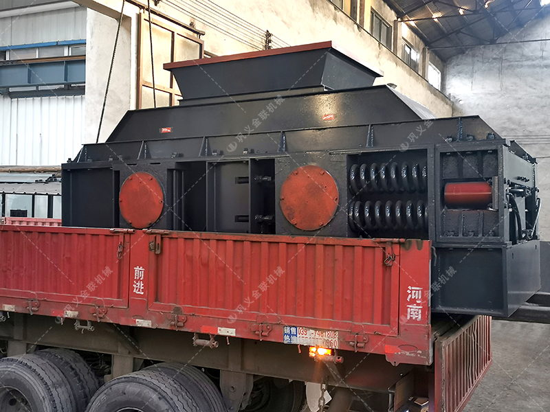 2PG1510大型對輥制砂機設備發(fā)貨圖片