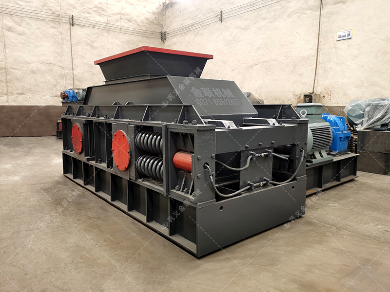 2PG1500x1000第二臺液壓對輥破碎機發(fā)往云南昆明