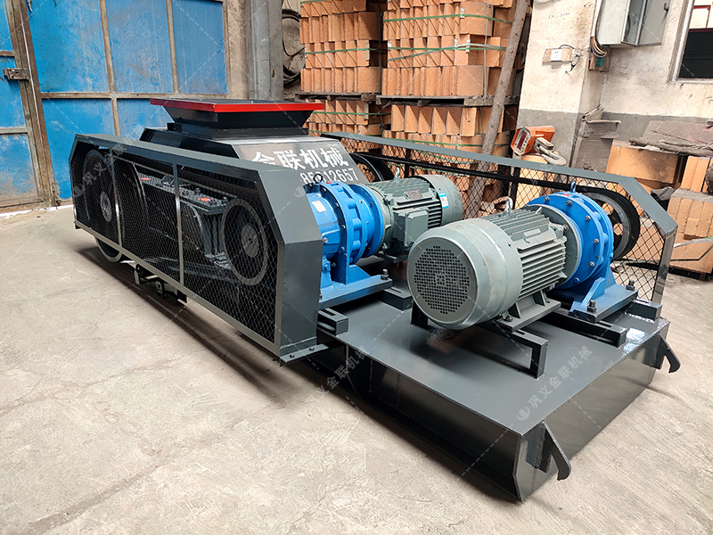 2PG400x400小型對輥破碎機生產線發(fā)往非洲馬達加斯加