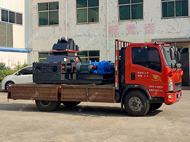 破碎好幫手中型直聯(lián)對(duì)輥破碎機(jī)發(fā)貨圖片