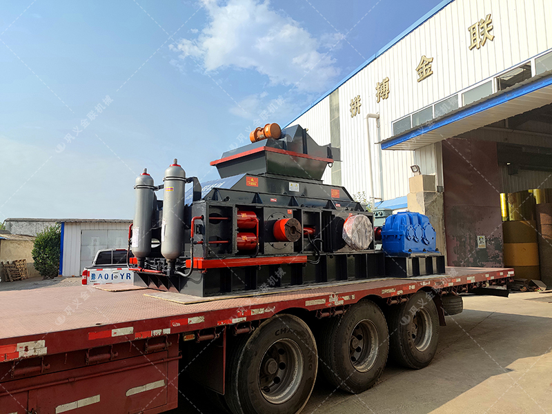2PG1208大型液壓對輥破碎機(jī)發(fā)貨圖片