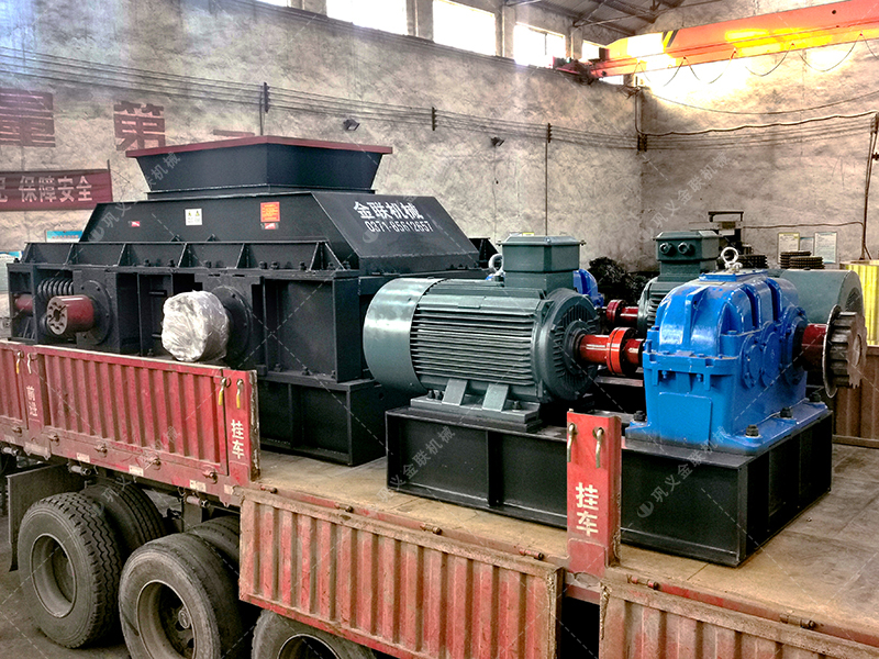2PG1510大型直連式對(duì)輥破碎機(jī)發(fā)往陜西