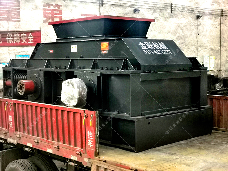 2PG1510大型直連式對(duì)輥破碎機(jī)發(fā)往陜西