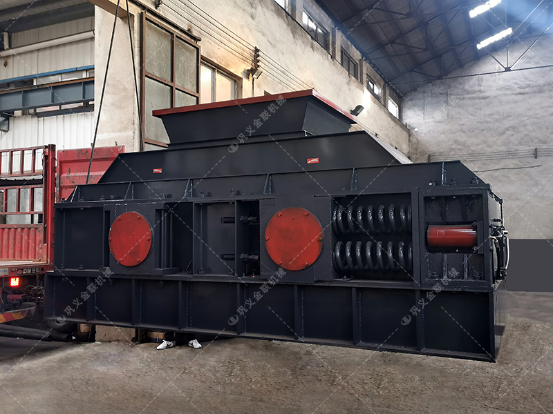 2PG1510大型直連式對(duì)輥破碎機(jī)發(fā)往陜西