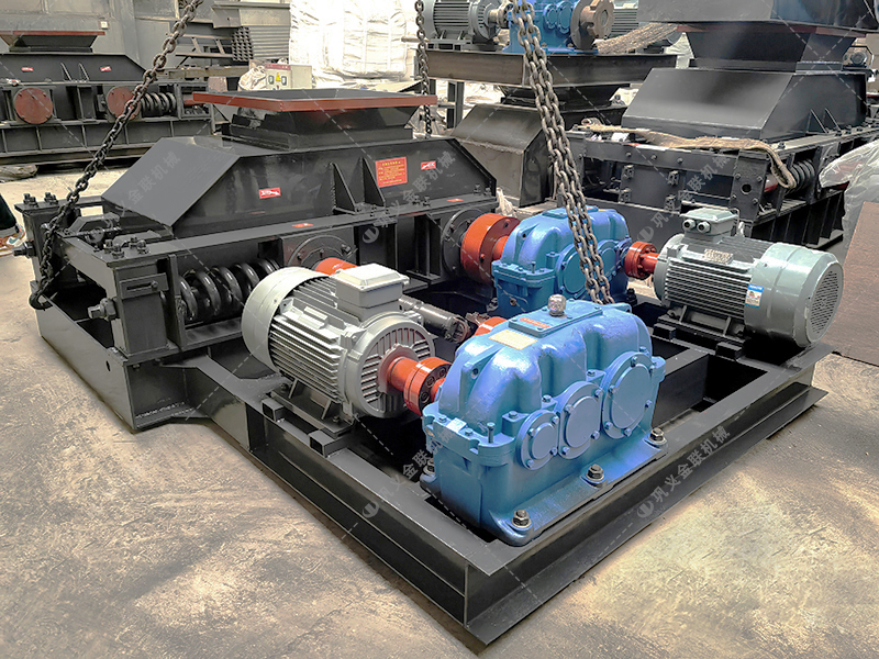 800x600中型直聯(lián)式對輥破碎機(jī)發(fā)往廣西