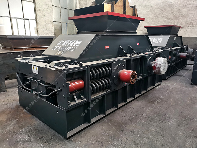 對(duì)輥制砂機(jī)發(fā)往陜西石英石制砂