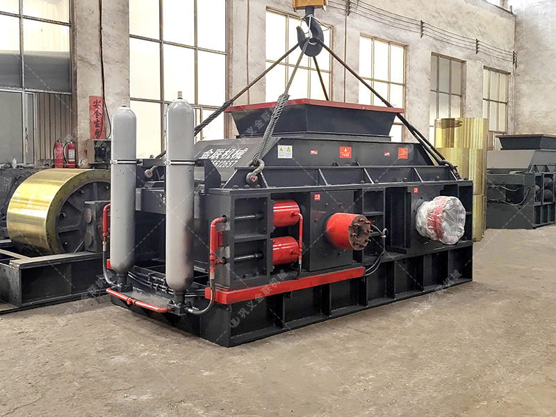 花崗巖制砂設備磨損快？對輥制砂機如何延長使用壽命？