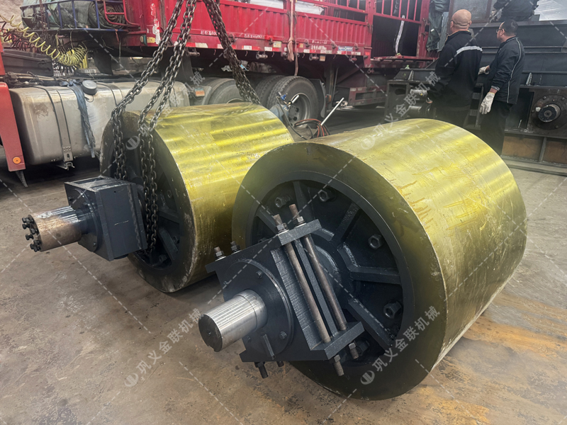 花崗巖制砂設備磨損快？對輥制砂機如何延長使用壽命？